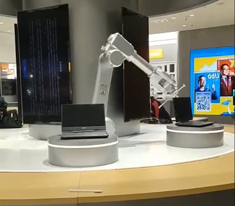 Robot in Lenovo Computer Store